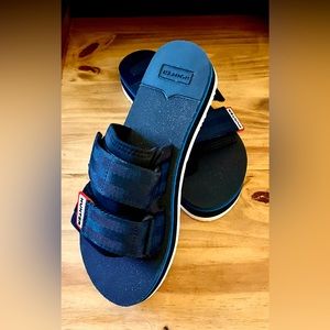 Navy Men’s Sandals, Size 9, from Hunter